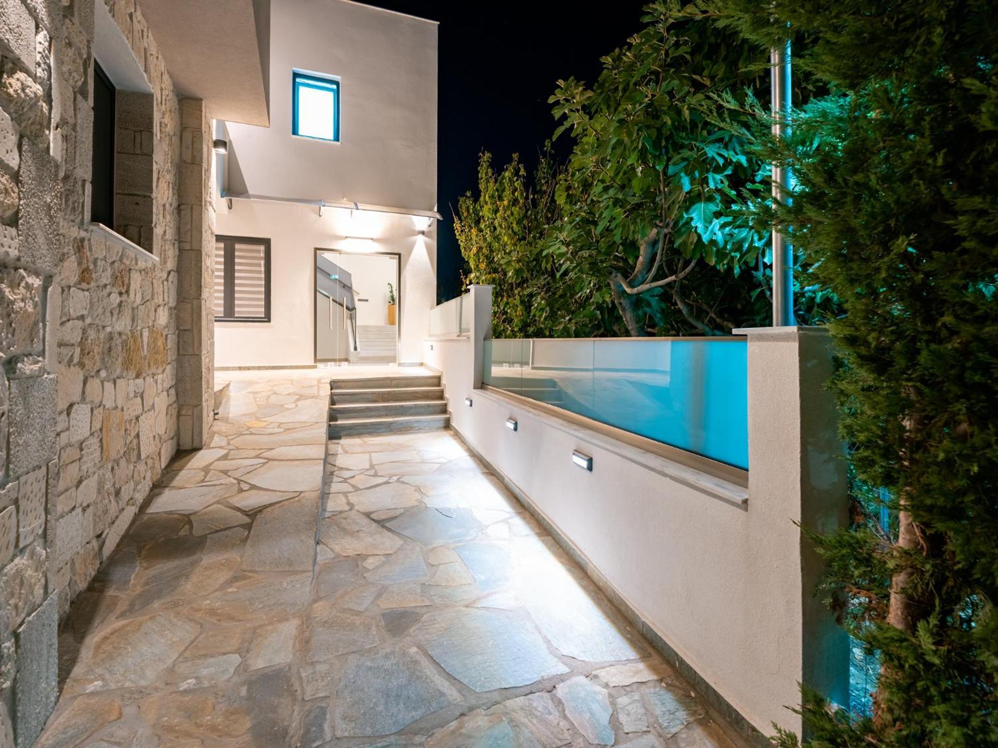 Antony'S Luxury Apartments Nikiti  Dış mekan fotoğraf