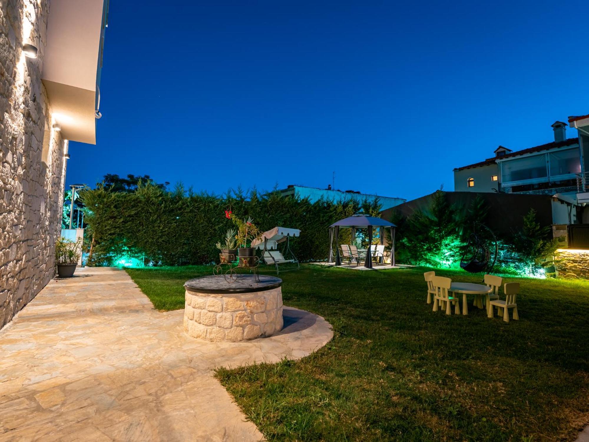 Antony'S Luxury Apartments Nikiti  Dış mekan fotoğraf