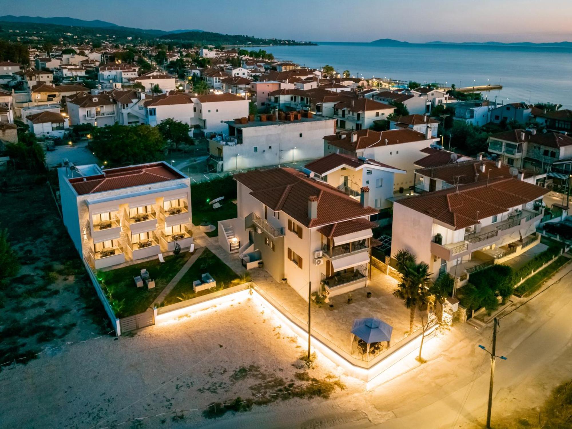 Antony'S Luxury Apartments Nikiti  Dış mekan fotoğraf