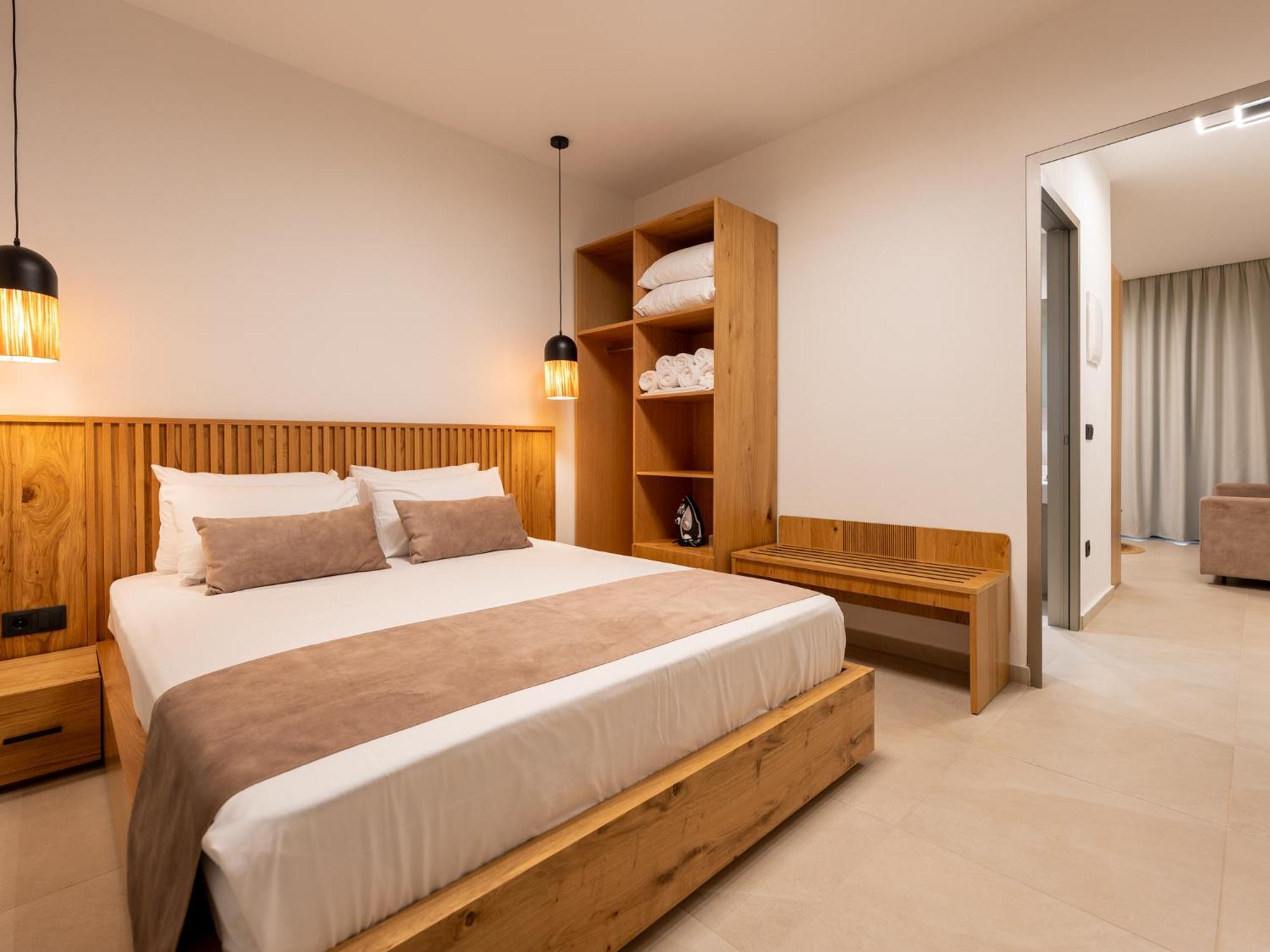 Antony'S Luxury Apartments Nikiti  Dış mekan fotoğraf