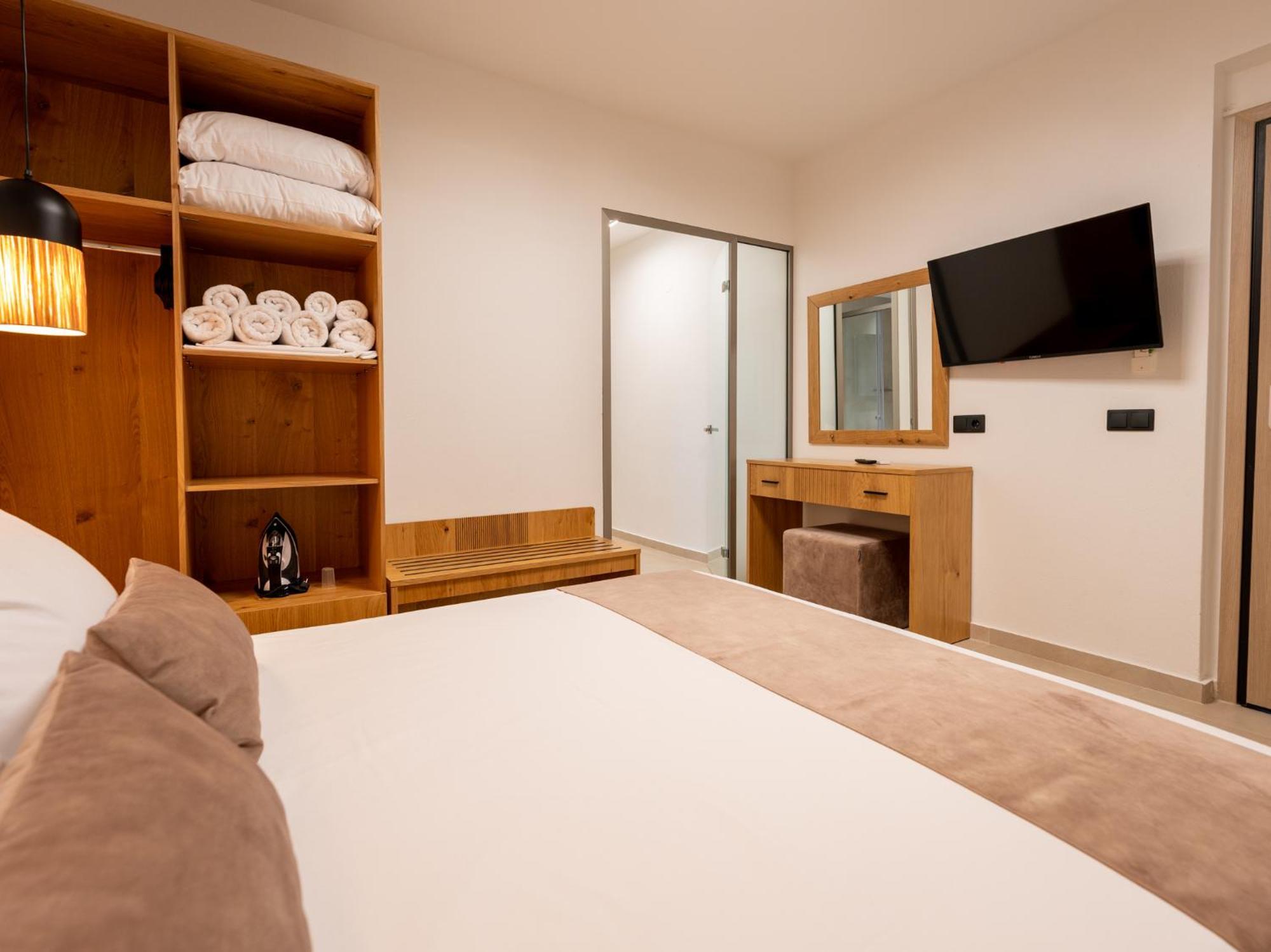 Antony'S Luxury Apartments Nikiti  Dış mekan fotoğraf